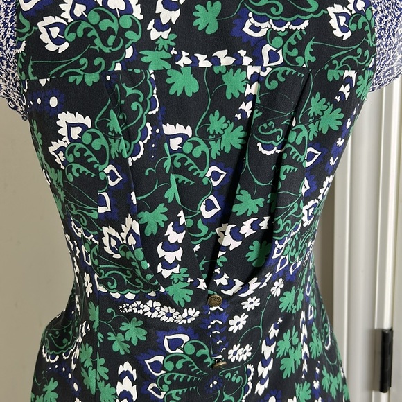 Veronica Beard Willow Silk cap sleeve shirt top Floral V Neck Black Green Sz 2 - Picture 7 of 12